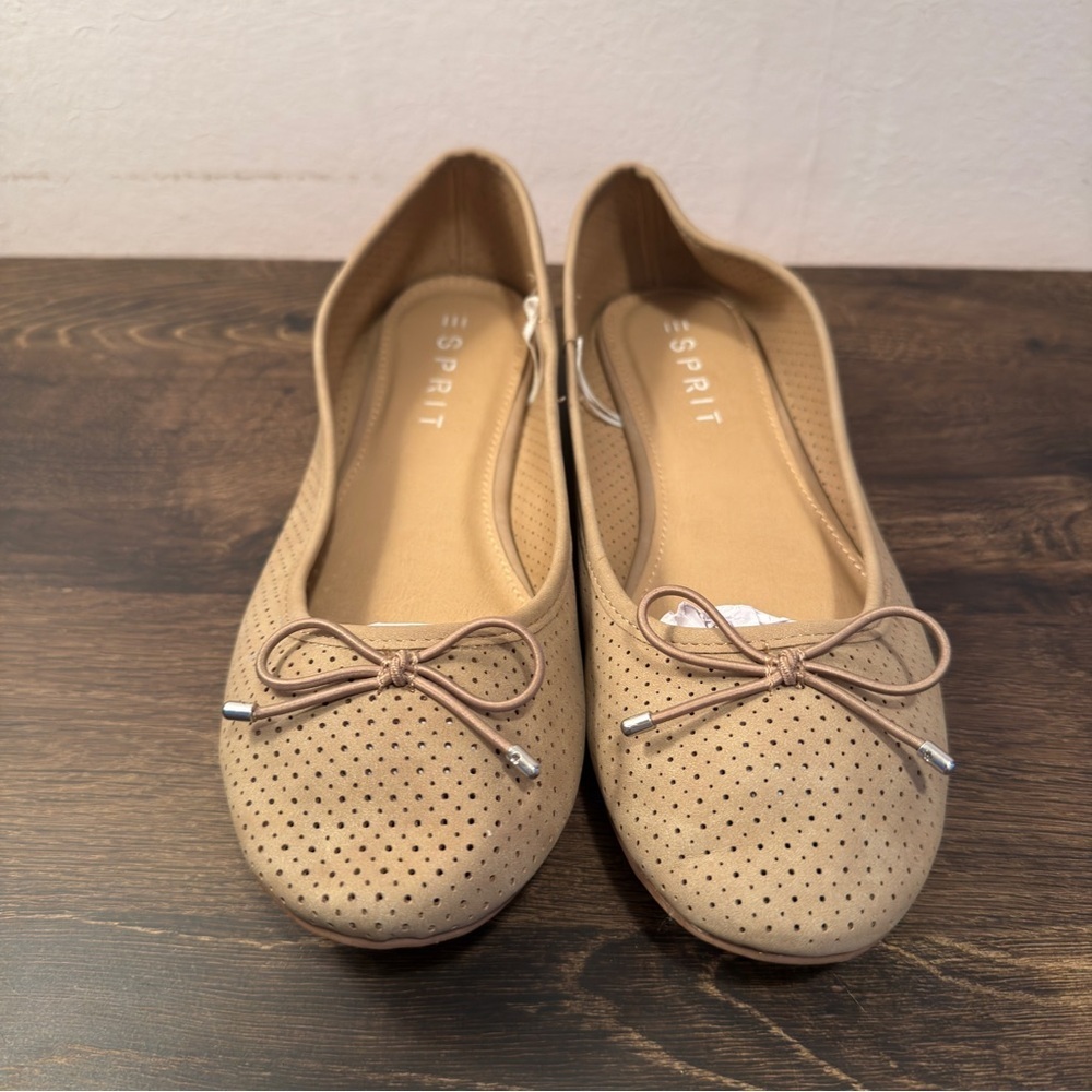 Esprit Women's Patti Ballet Comfortable Flat in Taupe Perforated Size 9 NEW